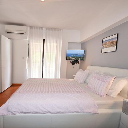 Apartment Sambris No 1 Vrsar Bagian luar foto
