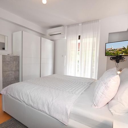 Apartment Sambris No 1 Vrsar Bagian luar foto