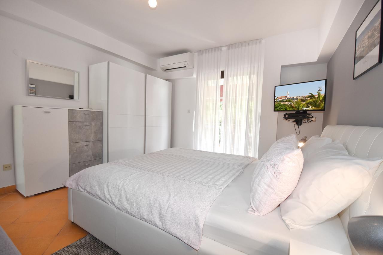Apartment Sambris No 1 Vrsar Bagian luar foto