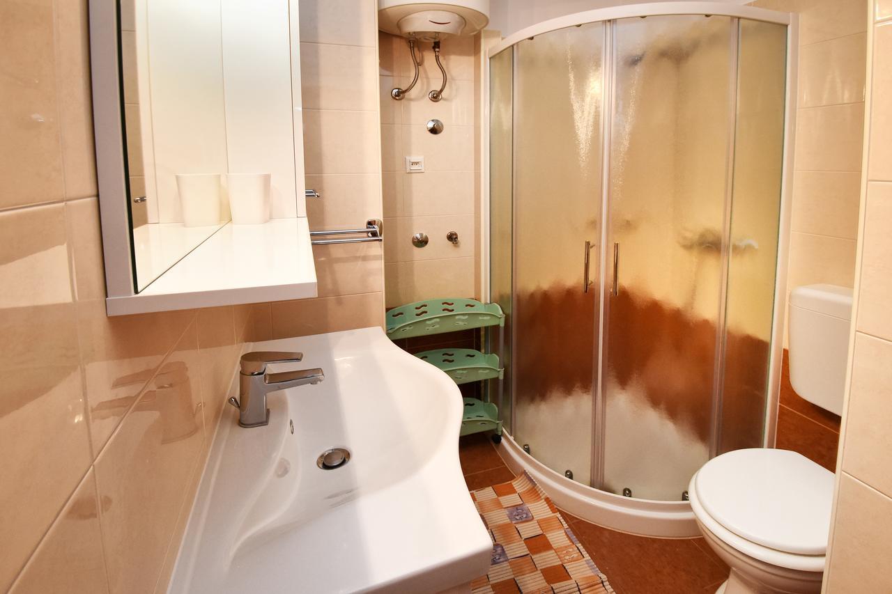 Apartment Sambris No 1 Vrsar Bagian luar foto