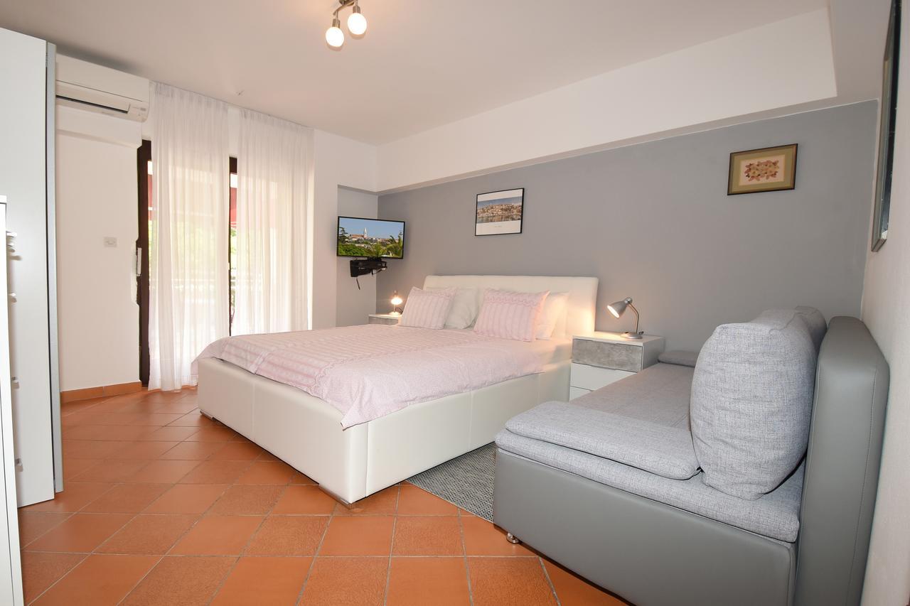 Apartment Sambris No 1 Vrsar Bagian luar foto